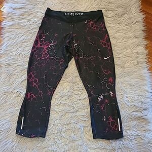 Nike dri fit womens black‎ and purple cropped workout pants size medium